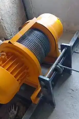 卷扬机
